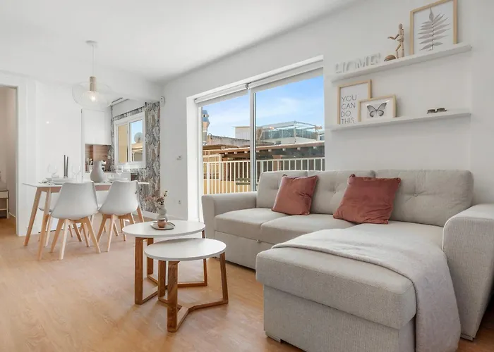 Moderno Y Acogedor Cerca De La Playa Y El Puerto Lejlighed